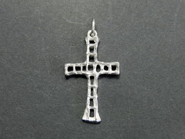 ***Croix PENDENTIF en ARGENT 3x1,5cm
