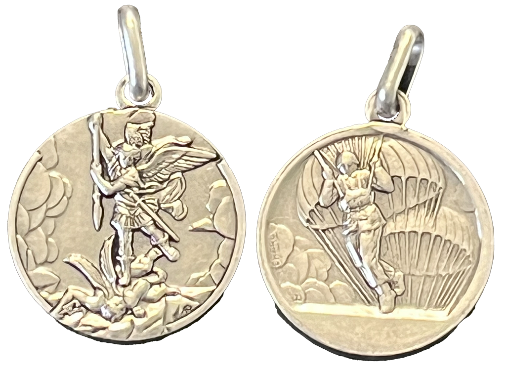 ***Médaille 18mm en Métal Argenté - ST MICHEL/PARACHUTISTE